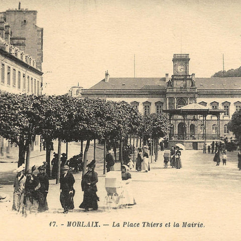 Morlaix City La Place Thiers et la Mairie France Vintage Postcard